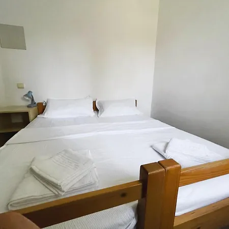 Oaki Hostel *